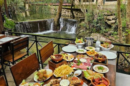 Chalet with Private Pool – Mazraat al Chouf