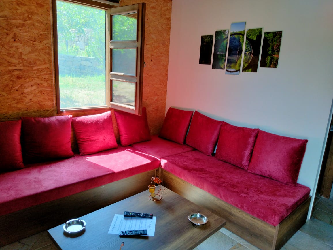 Red one bungalow – Kfardebian