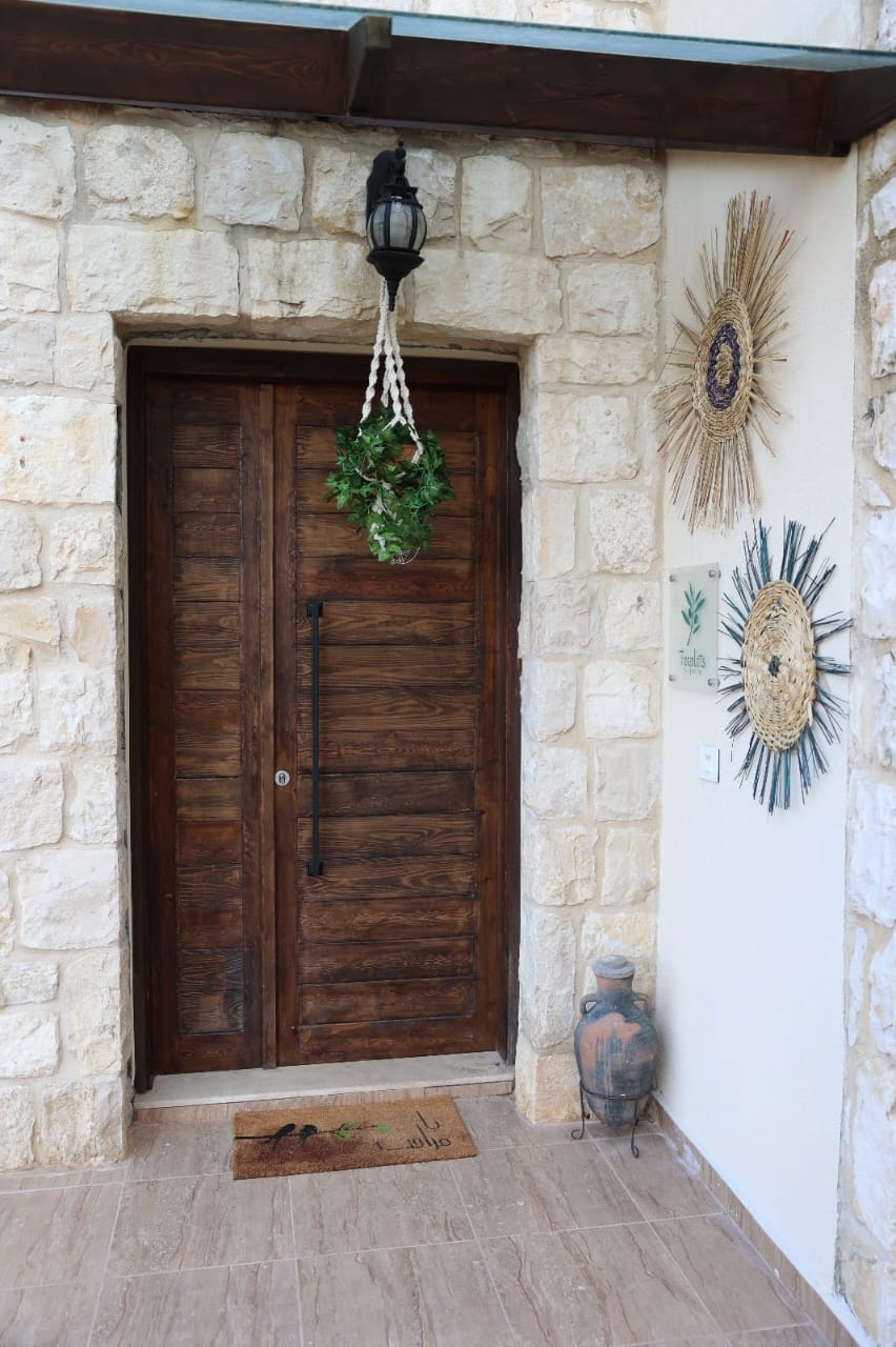 Three Floor Guesthouse – Chabtine, Batroun